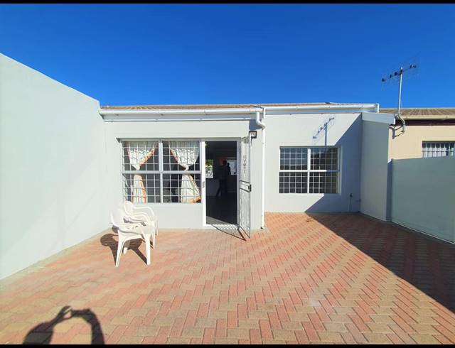 2 BEDROOM HOUSE FOR SALE IN GLENWOOD